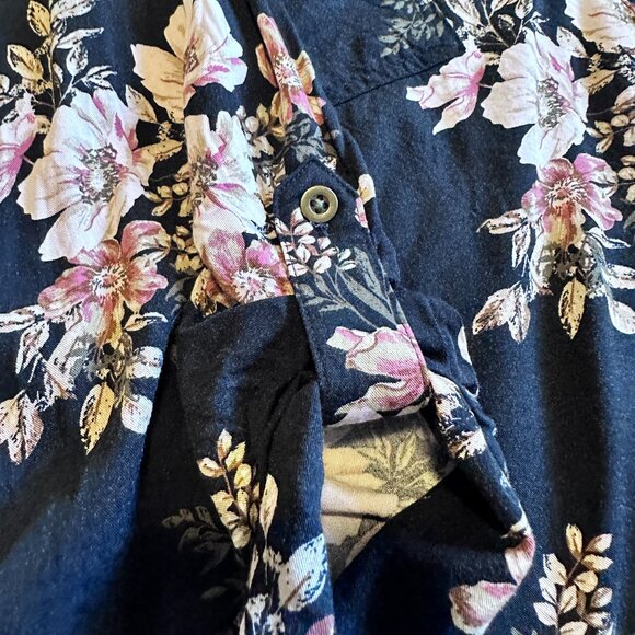 Torrid Size 5 Black Vintage Floral Y-neck shirt - Picture 4 of 12